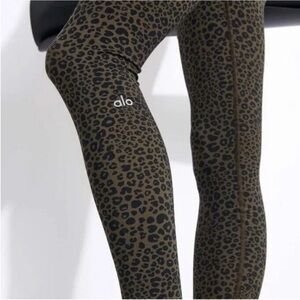 ALO High Waisted Cheetah Animal Print Vapor Leggings Women’s Size XS